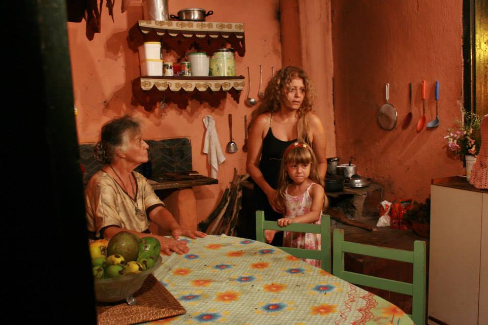 Ligia de Paula, Lucienne Cunha e Manoella Cunha em cena do filme - Foto: Divulgação