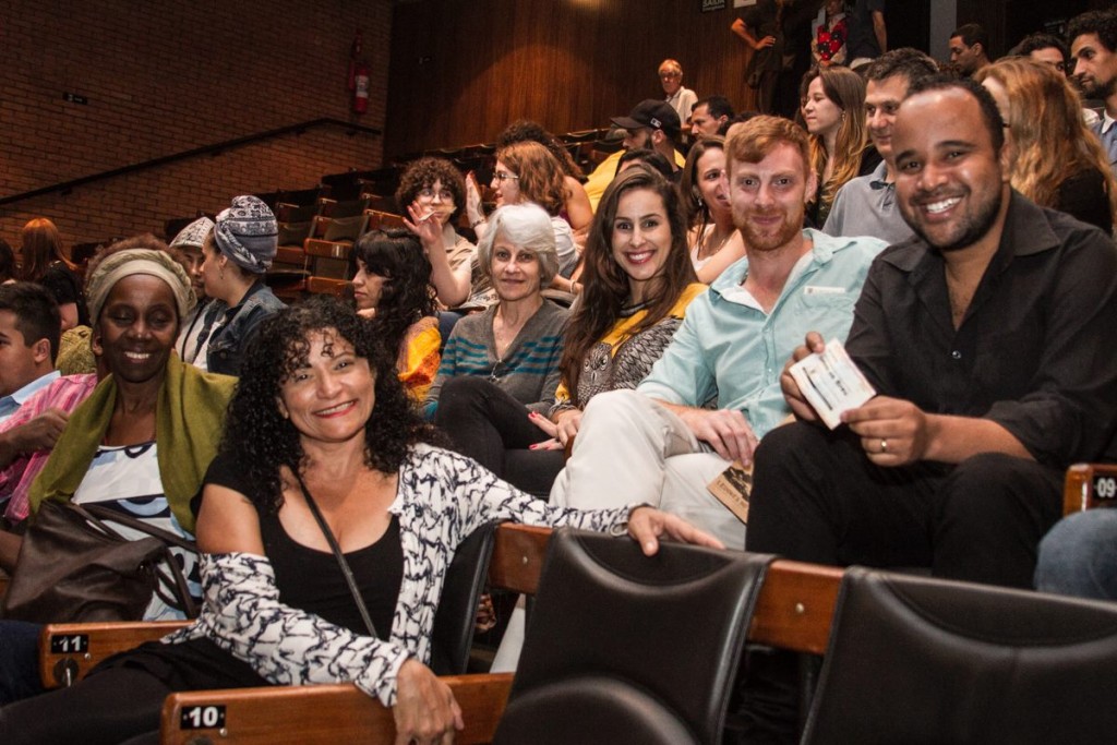 Abertura da X Mostra Latino-Americana de Teatro de Grupo – Foto: Jennifer Glass/Divulgação