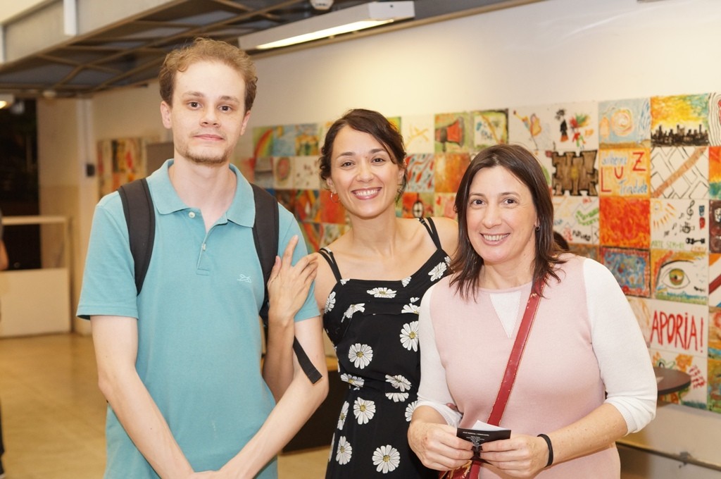 O jornalista Renato Fernandes, a atriz Maria Carolina Dressler e a assessora e produtora teatral Adriana Balsanelli - Foto: Roberto Ikeda