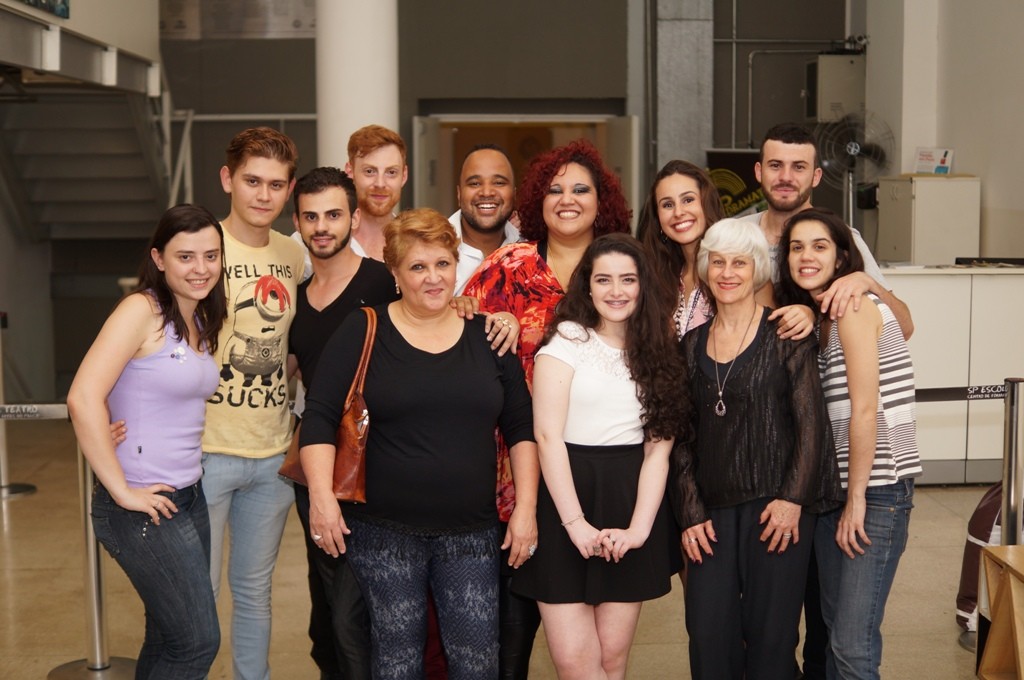 Flavia Servidone, Osvaldo Steavnv, Maciel Pires, Juan Manuel Tellategui, Aída Caetano, Miguel Arcanjo Prado, Liza Caetano, Isabel Mageste, Lauanda Varone, Neiva Varone, Warllen Martins e Clara Caramez - Foto: Roberto Ikeda