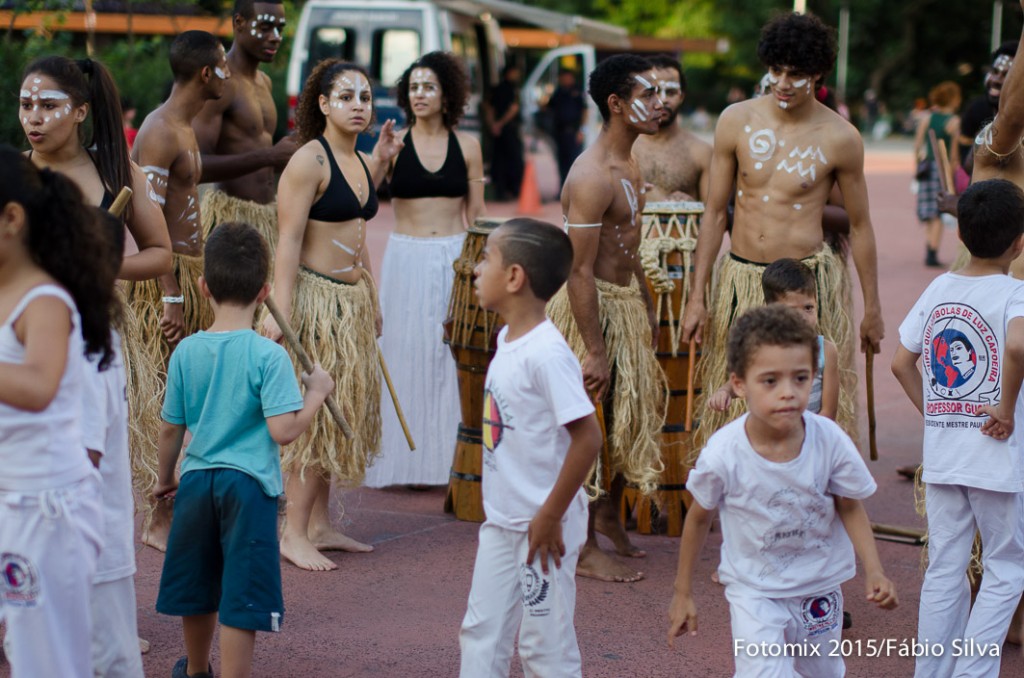 Grupo Quilombolas de Luz e seu Maculelê na praça Roosevelt - Foto: Fabio Silva/Coletivo Fotomix