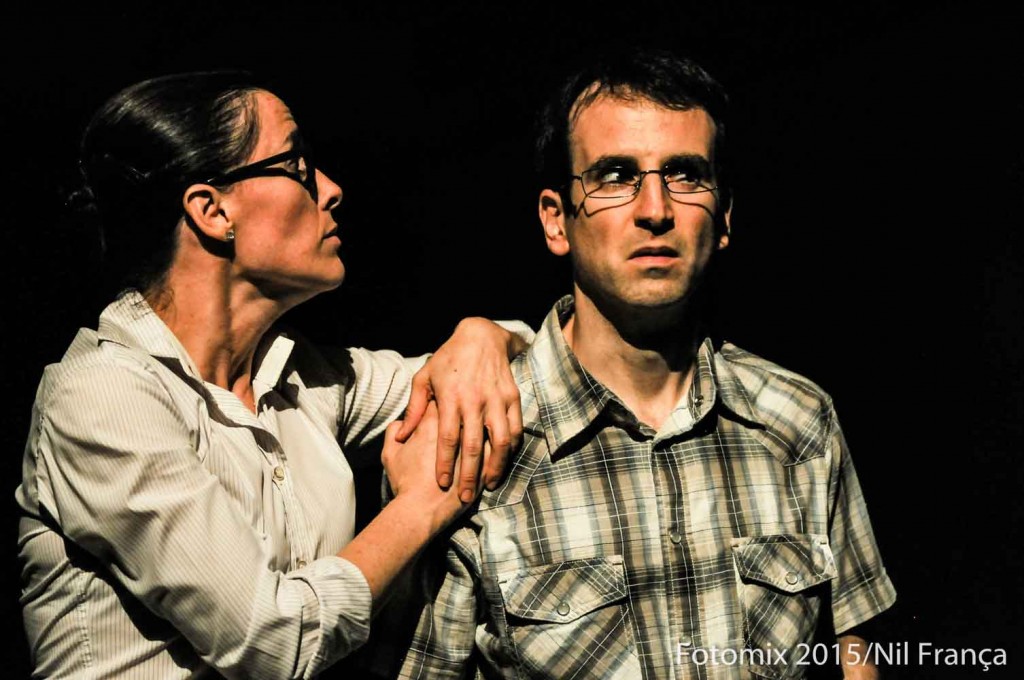 Com Quantos Sentidos se Faz uma Canoa, de Fabio Brandi Torres, com direção de Isser Korik e Luciana Ramanzini e Daniel Warren no elenco - Foto: Nil França/Coletivo Fotomix Fotos: Nil França