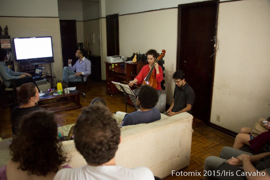 Leitura da peça Ela, dirigida por Maico SIlveira, com Leleto Bonfim e Gabriel Candido - Foto: Iris Carvalho/Coletivo Fotomix