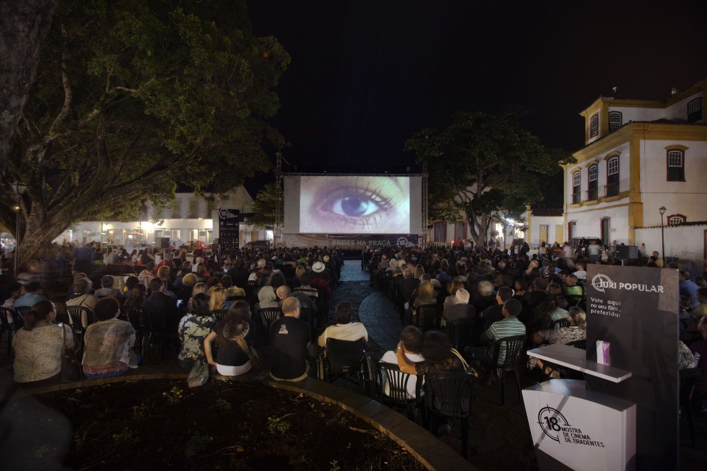 Cinema a céu aberto: 19ª Mostra de Cinema de Tiradentes começa dia 22 e vai até 30 de janeiro de 2016 - Foto: Leo Lara/Universo Produção/Divulgação