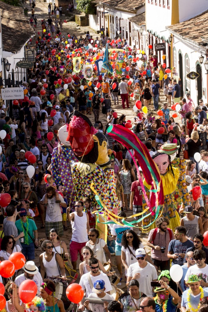 A alegria contagiou a rua Direita, em Tiradentes, com o Cortejo da Arte - Foto: Leo Lara/Universo Produção/Divulgação