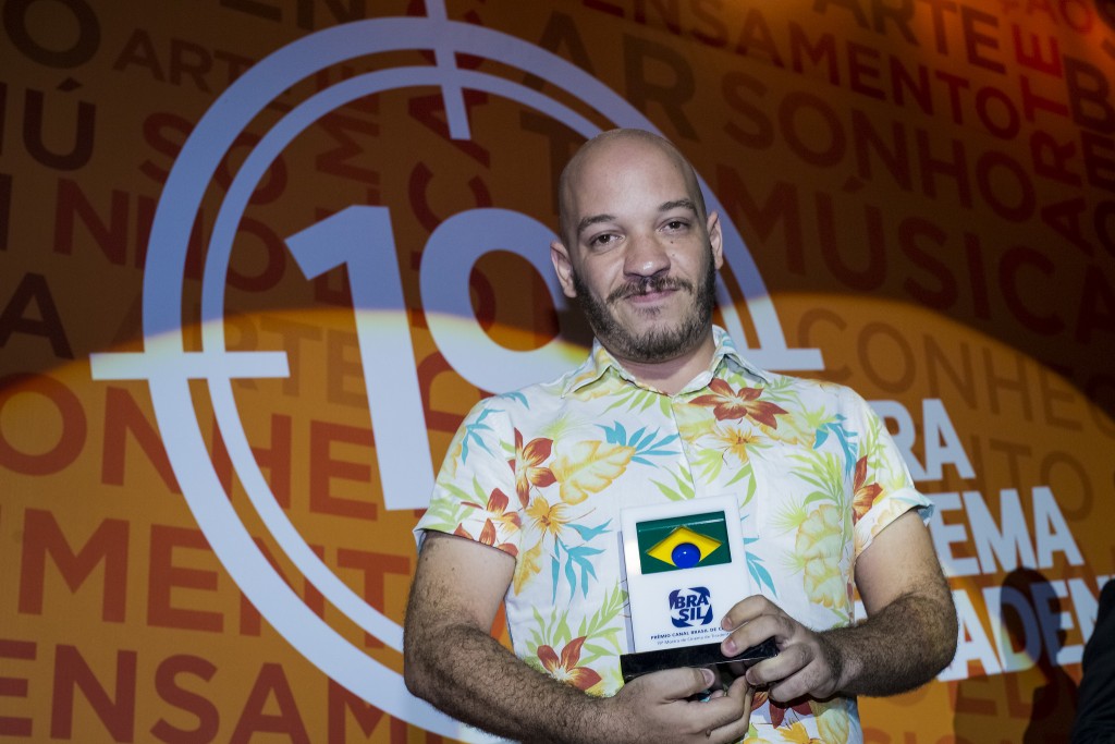 Rodrigo Oliveira levou o Prêmio Aquisição Canal Brasil para seu curta Eclipse Solar - Foto: Leo Lara/Universo Produção/Divulgação