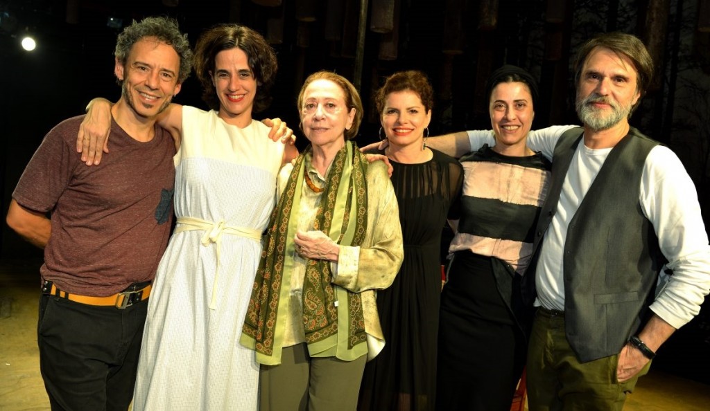 Emilio de Mello, Mariana Lima, Fernanda Montenegro, Débora Bloch, Fernanda Torres e Fernando Eiras - Foto: Cristina Granato/Divulgação