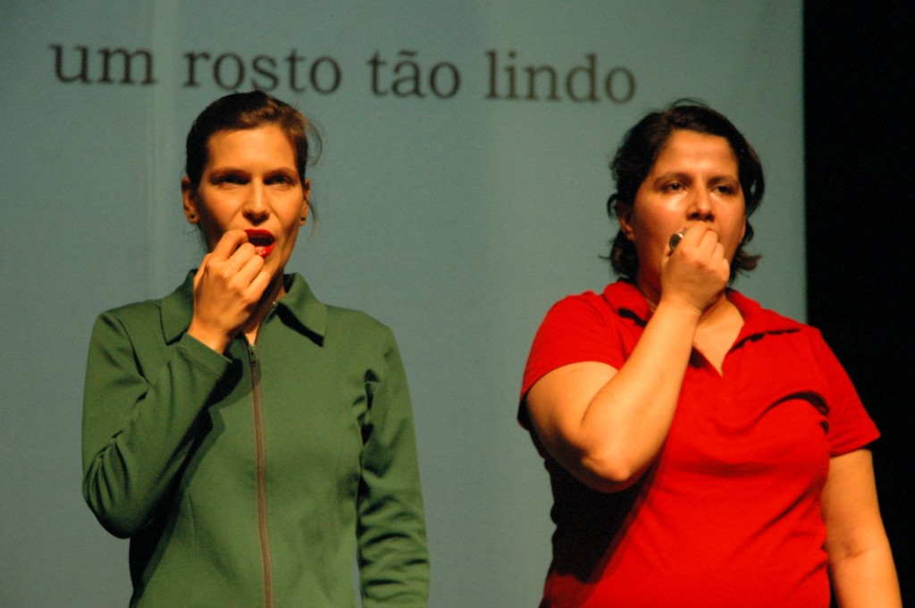 Fernanda Azevedo e Mônica Rodrigues encenam Carne no Sesc Belenzinho - Foto: Divulgação