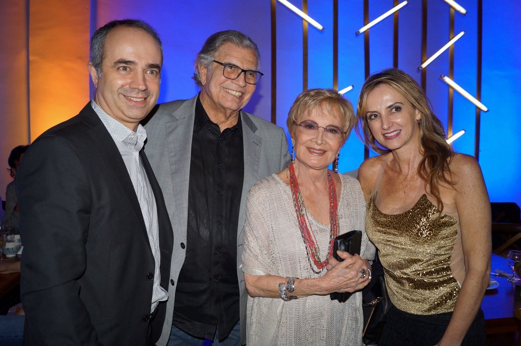 Evaristo Martins de Azevedo, Tarcísio Meira, Glória Menezes e Gabriela Brenman - Foto: Roberto Ikeda/Divulgação