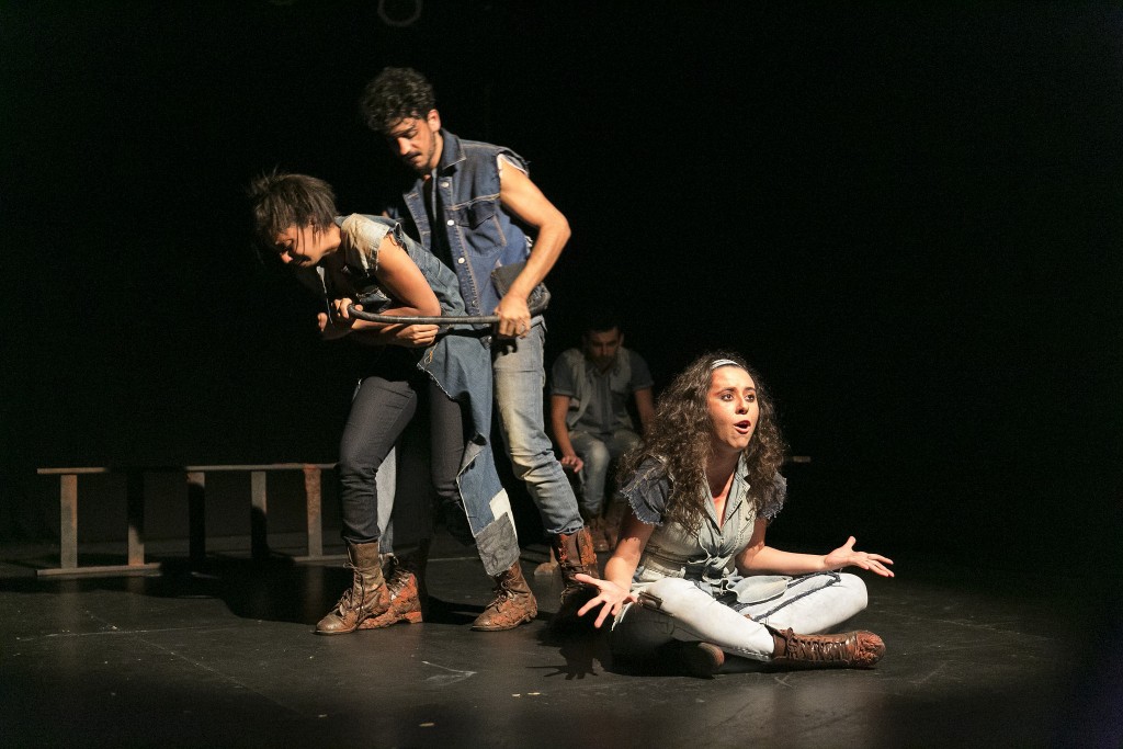 Cena da peça Joio, da Cia Cerne, no 25º Festival de Teatro de Curitiba - Fotos: Diego Pisante/Clix