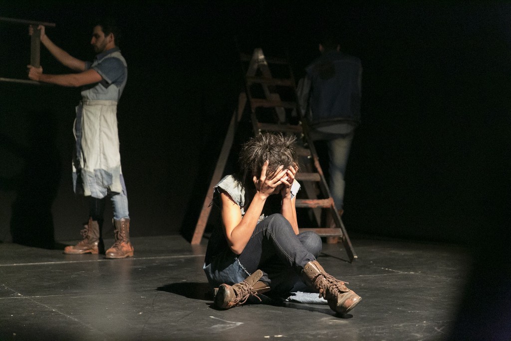 Cena da peça Joio, da Cia Cerne, no 25º Festival de Teatro de Curitiba - Fotos: Diego Pisante/Clix