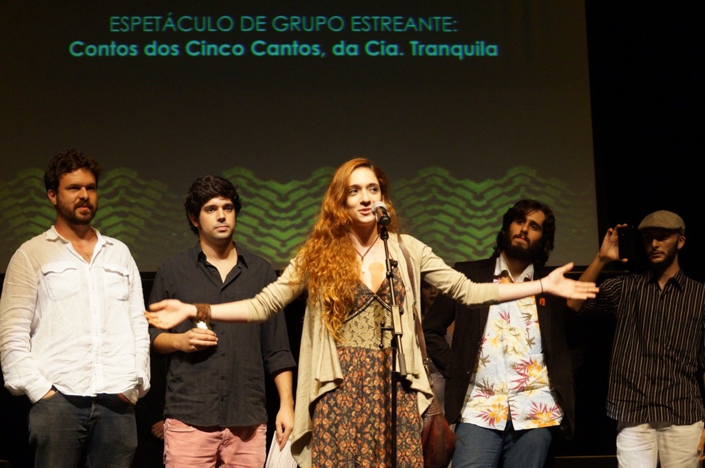 Cia Tranquila comemora o APCA para Contos dos Cinco Cantos - Foto: Roberto Ikeda/Divulgação