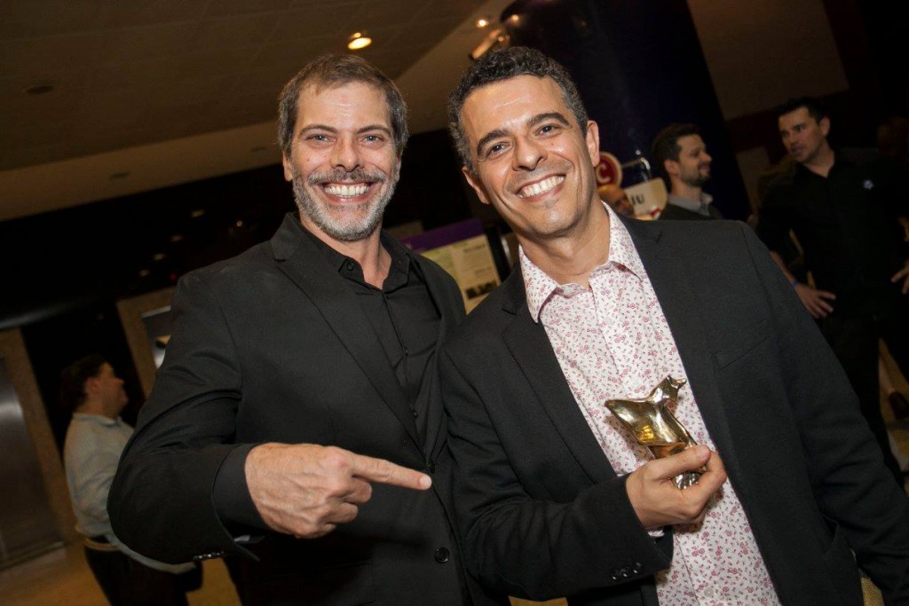 Luiz Henrique Nogueira celebra o APCA de melhr ator de Gustavo Gasparani - Foto: Divulgação