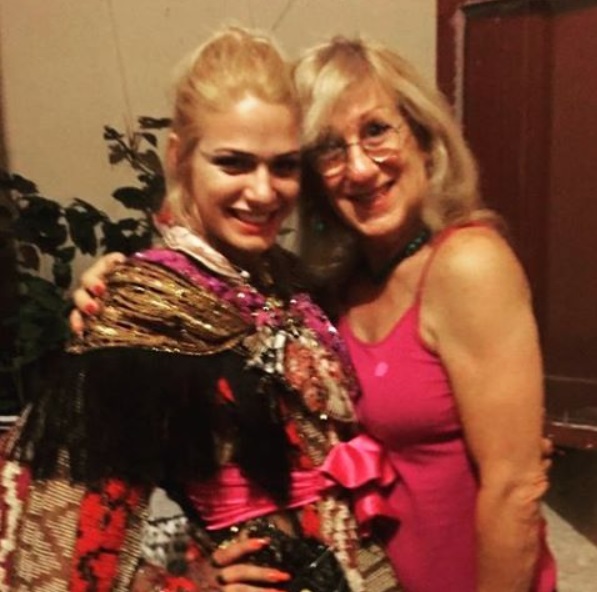 Glamour Garcia e Laerte Coutinho após sessão de Salomé: até 22 de maio, de quinta a sábado, 21h, e domingo, 19h, na Casa da Luz, de graça - Foto: Divulgação