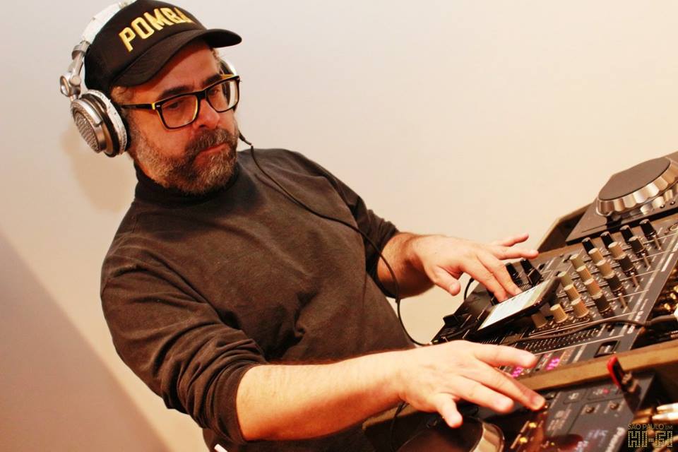 O DJ André Pomba Cagni - Foto: Andres Costa/Divulgação
