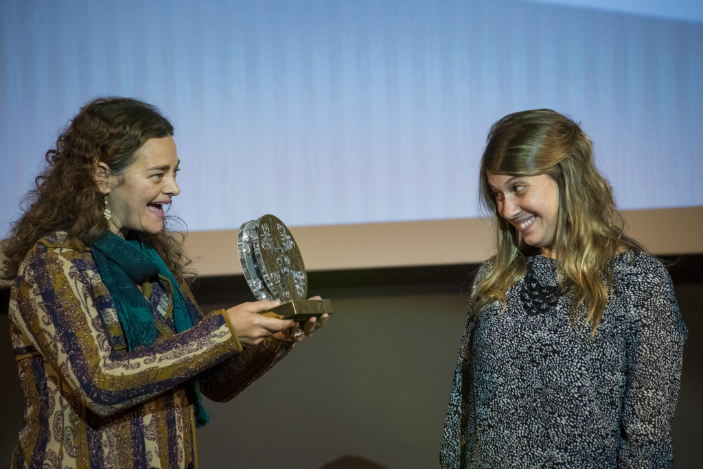 Inês Peixoto entrega homenagem a Eduardo Coutinho para 