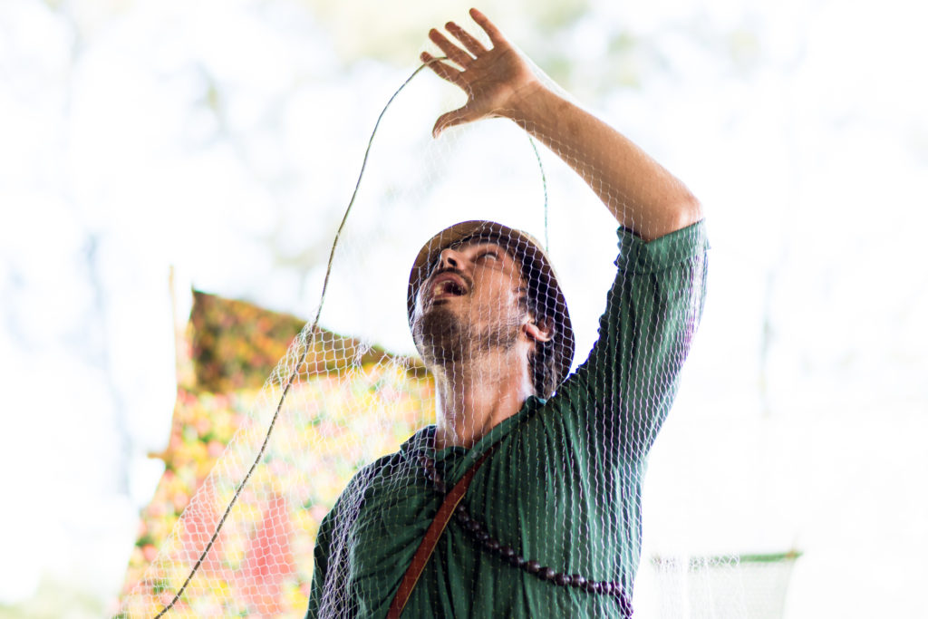 Alexandre Guaraci vive pescador em "A Primeira História" - Foto: Alex Jardim/Divulgação