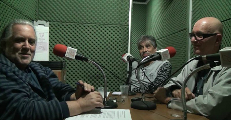 Leão Lobo, Jair Aguiar e Atílio Bari no estúdio da rádio Baruk no programa Em Produção - Foto: Divulgação