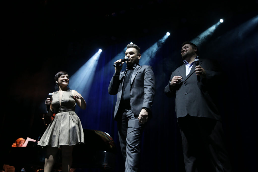Trio canta Façamos, de Chico Buarque - Foto: Patricia Nagano/Divulgação