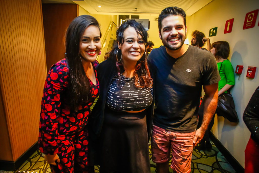 Depois do show, a cantora recebeu amigos - Foto: Edson Lopes Jr. 