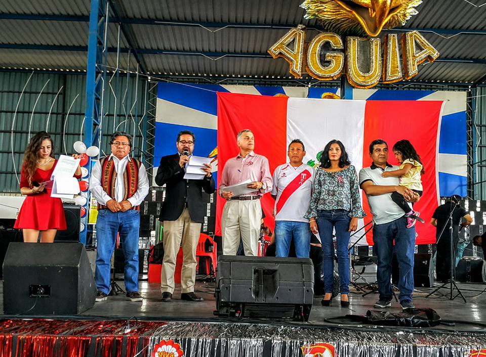 Marba Goicochea (à esquerda) foi apresentadora da Festa da Independência do Peru em SP - Foto: Divulgação