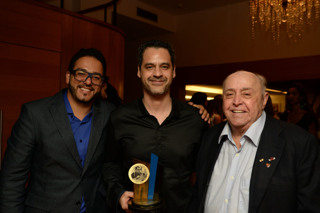 Mario Edson, presidente da ANCEC, com Bruno Garcia e Mauro Mendonça Filho - Foto: Divulgação