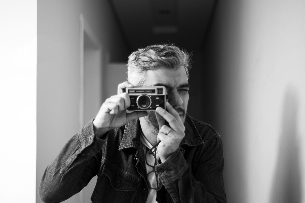 O fotógrafo Bob Sousa: novo membro da APCA e curso no Sesc - Foto: Isabela Sousa
