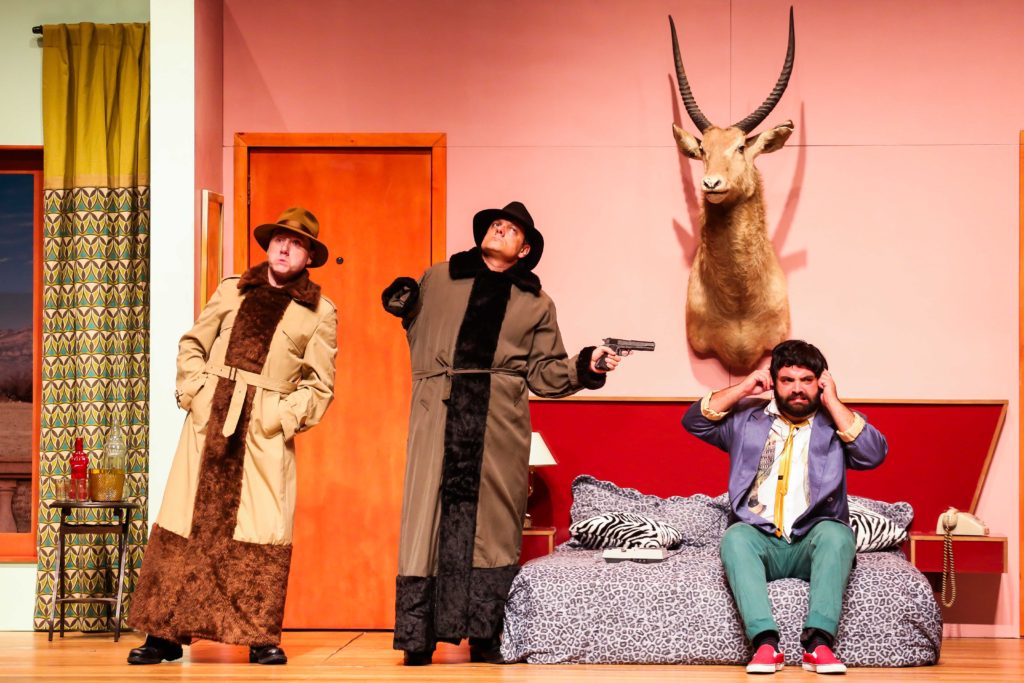 Cena da peça "La Estupidez" no Teatro Porto Seguro - Foto: Edson Lopes Jr.