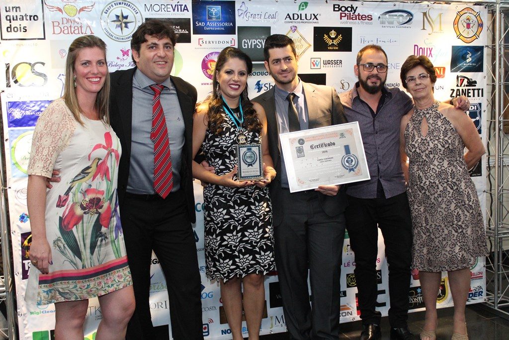 Equipe da Carol Coxinhas celebra o prêmio