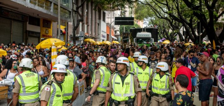 Carnaval de Belo Horizonte: blocos dizem que estão sendo perseguidos e que podem ter seus cortejos cancelados por conta de exigências burocráticas de última hora da PM de Minas Gerais - Foto: Nereu Jr/UOL Blog @miguel.arcanjo