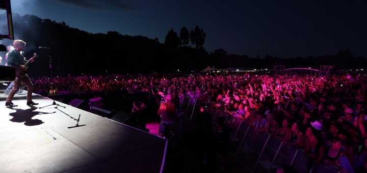 Show para 20 mil pessoas na Nova Zelândia: país ouviu a ciência e se livrou da Covid-19 - Foto: Reprodução/Instagram - Blog do Arcanjo