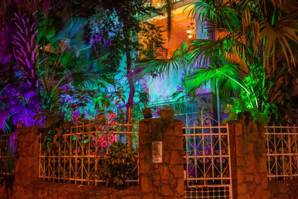 Fachada da casa onde viveu Cacilda Becker, no bairro do Itaim-Bibi, na zona sul de São Paulo - Foto: Edson Lopes Jr. - Blog do Arcanjo 2019