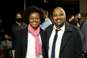 Aline Torres, secretária de Cultura da Cidade de São Paulo, e Miguel Arcanjo Prado, jornalista, crítico e jurado, no tapete vermelho do 8º Prêmio Bibi Ferreira - Foto: Bruno Poletti - Blog do Arcanjo