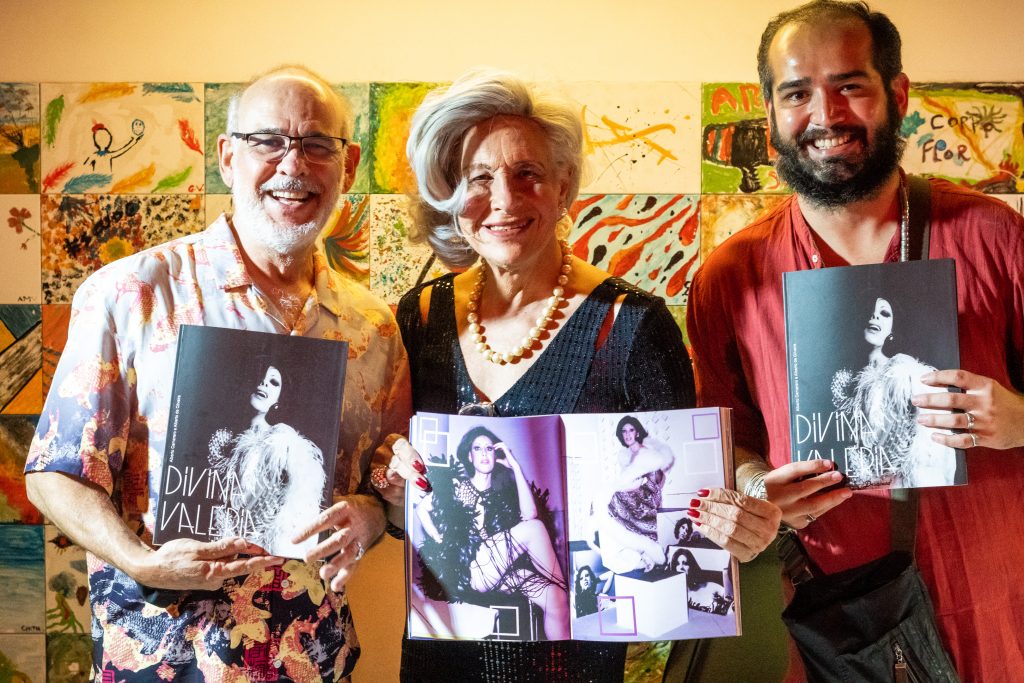 Alberto Camarero, Divina Valéria e Alberto de Oliveira no lançamento do livro Divina Valéria na SP Escola de Teatro - Foto: Edson Lopes Jr. - Blog do Arcanjo