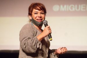 A diretora Eloisa Vitz do Grupo Gattu, que venceu na categoria Especial no Prêmio Arcanjo de Cultura 2021 no Theatro Municipal de São Paulo - Foto Edson Lopes Jr. - Blog do Arcanjo