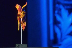 Troféu criado por Telumi Elen do Prêmio Arcanjo de Cultura 2021 no Theatro Municipal de São Paulo - Foto Edson Lopes Jr. - Blog do Arcanjo