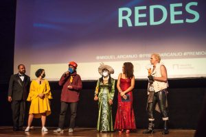 Vencedores em Redes com o idealizador Miguel Arcanjo Prado e a jurada Zirlene Lemos, Festival Universo AfroMusic, Célia Xakriabá e Supla no Prêmio Arcanjo de Cultura 2021 no Theatro Municipal de São Paulo - Foto Edson Lopes Jr. - Blog do Arcanjo