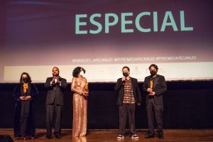 Felipe Gonzalez e Hernan Halak, da Difusa Fronteira e Mundo Giras, produtores vencedores em Especial do Prêmio Arcanjo de Cultura no Theatro Municipal de São Paulo por criarem pontes entre Brasil e o resto da América Latina - Foto: Edson Lopes Jr. - Blog do Arcanjo