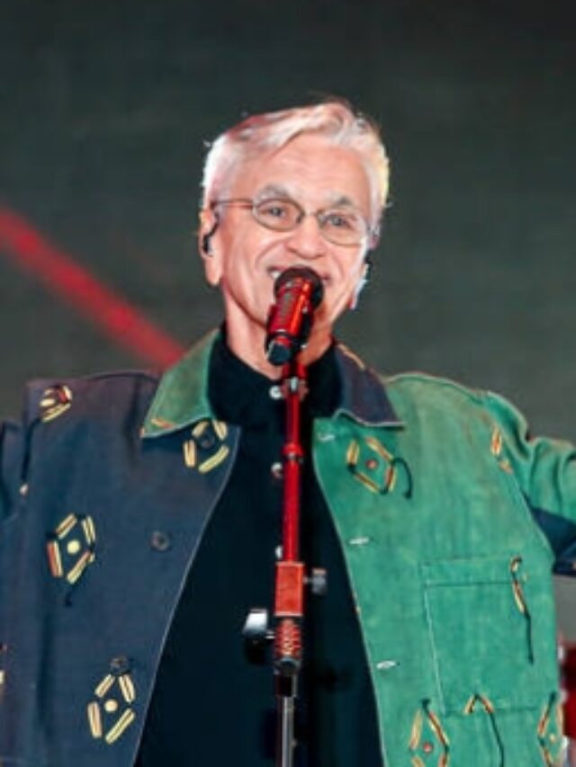 Público grita ‘Fora Bolsonaro’ e Caetano Veloso responde