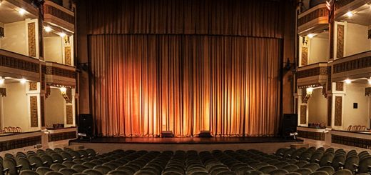 Teatro Colón em Mar del Plata, litoral de Buenos Aires na Argentina: temporada de espetáculos de verão suspensa - Foto: Divulgação - Blog do Arcanjo 2022
