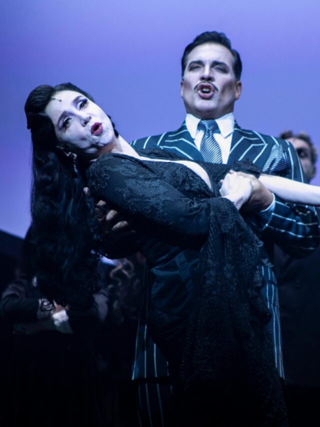 Musical A Família Addams encanta SP