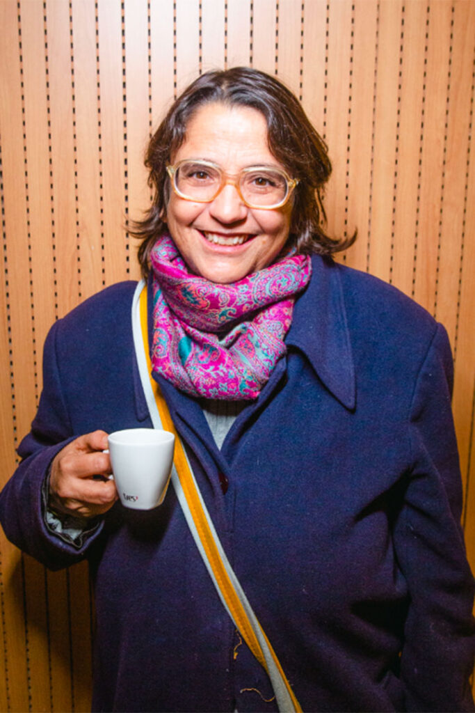 Diretora e iluminadora, Cibele Forjaz, na aula inaugural do PTAC – Foto: Rafa Marques – Blog do Arcanjo