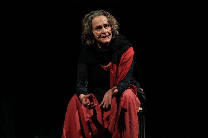 Regina Braga em cena na peça São Paulo - Foto: Bruno Poletti – Blog do Arcanjo